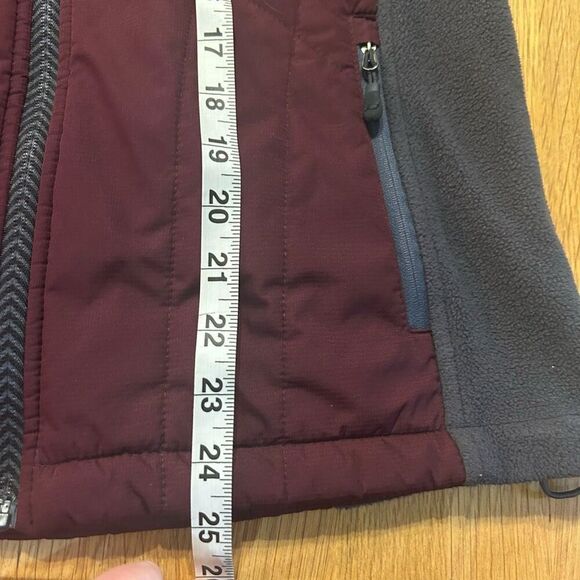 New Balance Women’s Medium Full Zip Maroon Gray Quilted Jacket - Picture 8 of 8